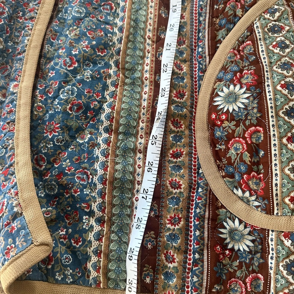 Bohemian Reversible Quilt Jacket with Hood - Picture 11 of 12